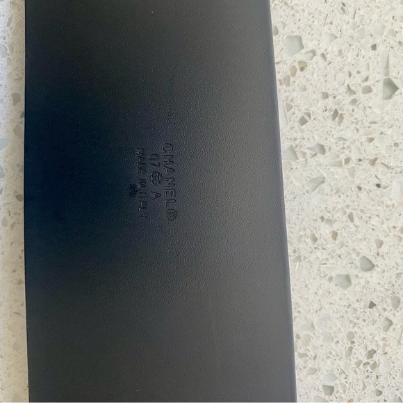 Chanel Authentic Black wool dress from 2007 fall collection as seen on Beyoncé. - Picture 15 of 17